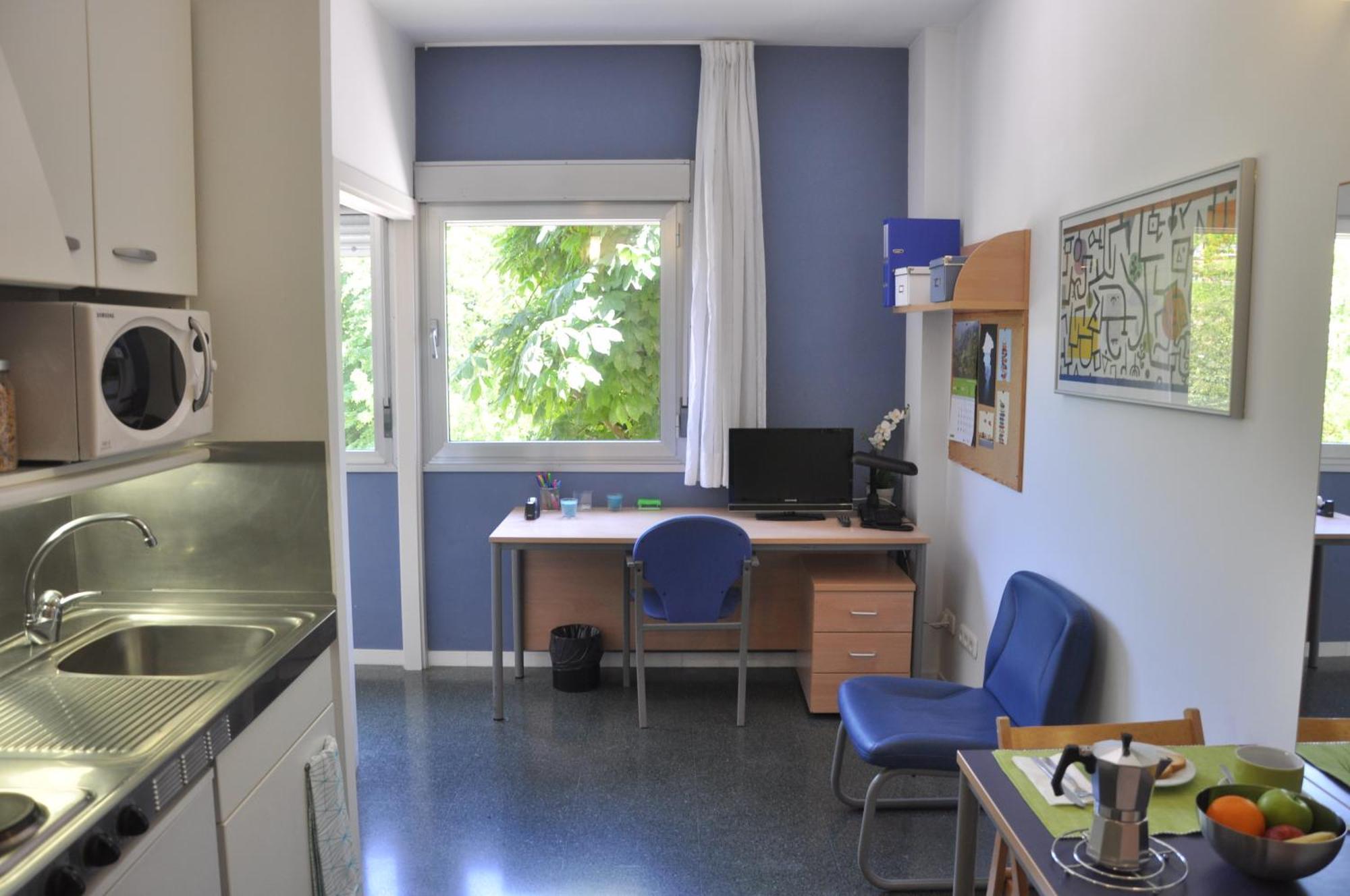 Residencia Resa Tomas Alfaro Fournier Appartement Vitoria-Gasteiz Buitenkant foto