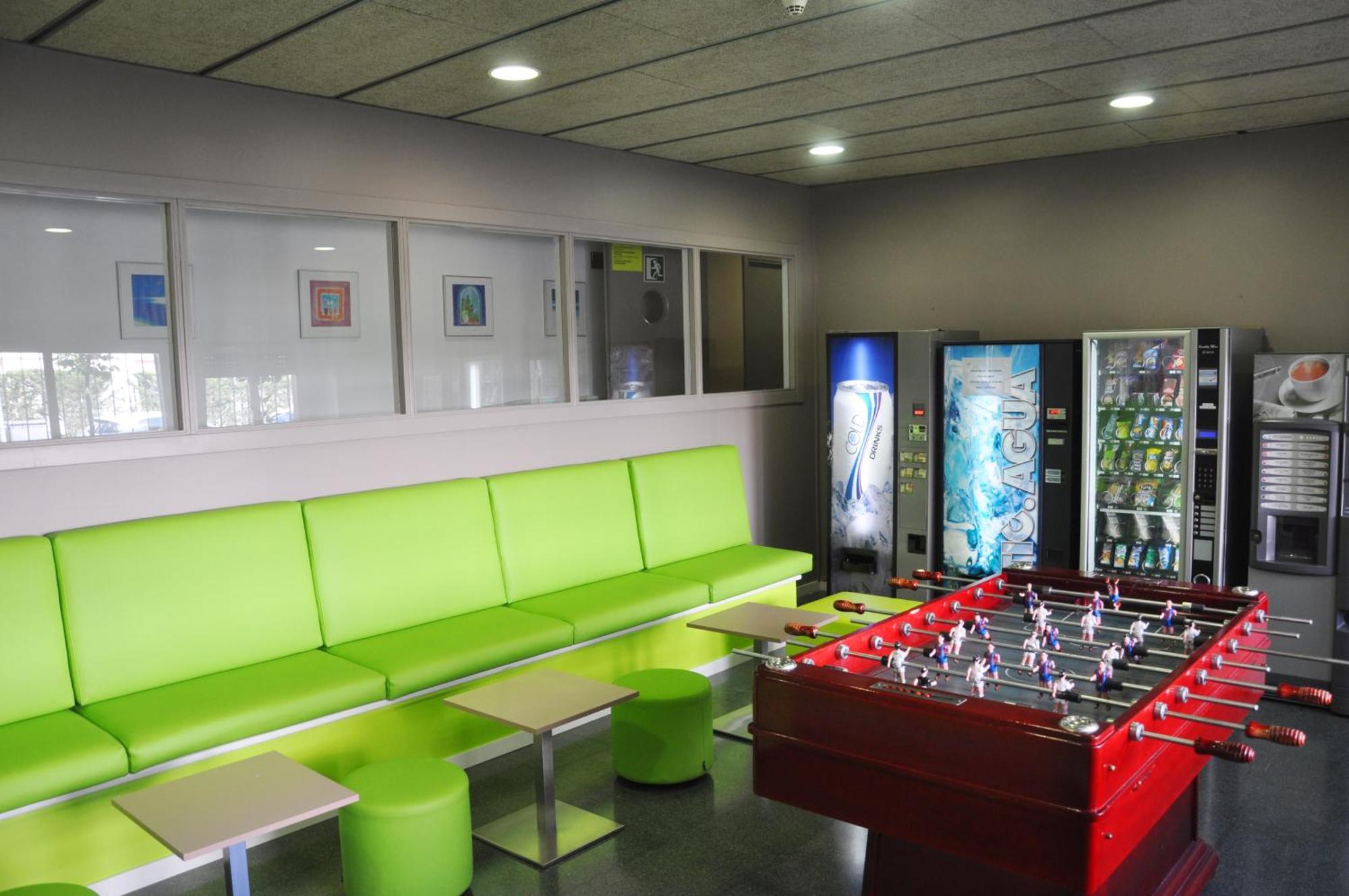 Residencia Resa Tomas Alfaro Fournier Appartement Vitoria-Gasteiz Buitenkant foto