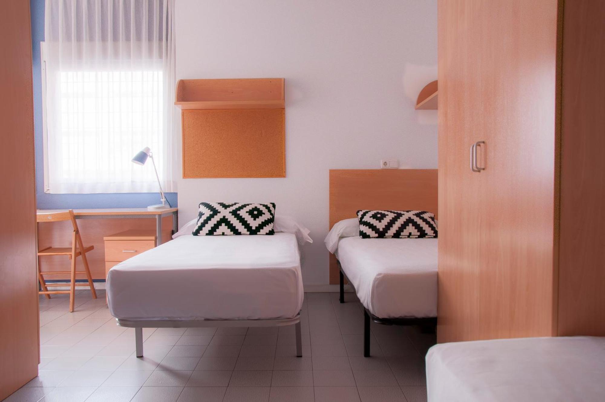 Residencia Resa Tomas Alfaro Fournier Appartement Vitoria-Gasteiz Buitenkant foto